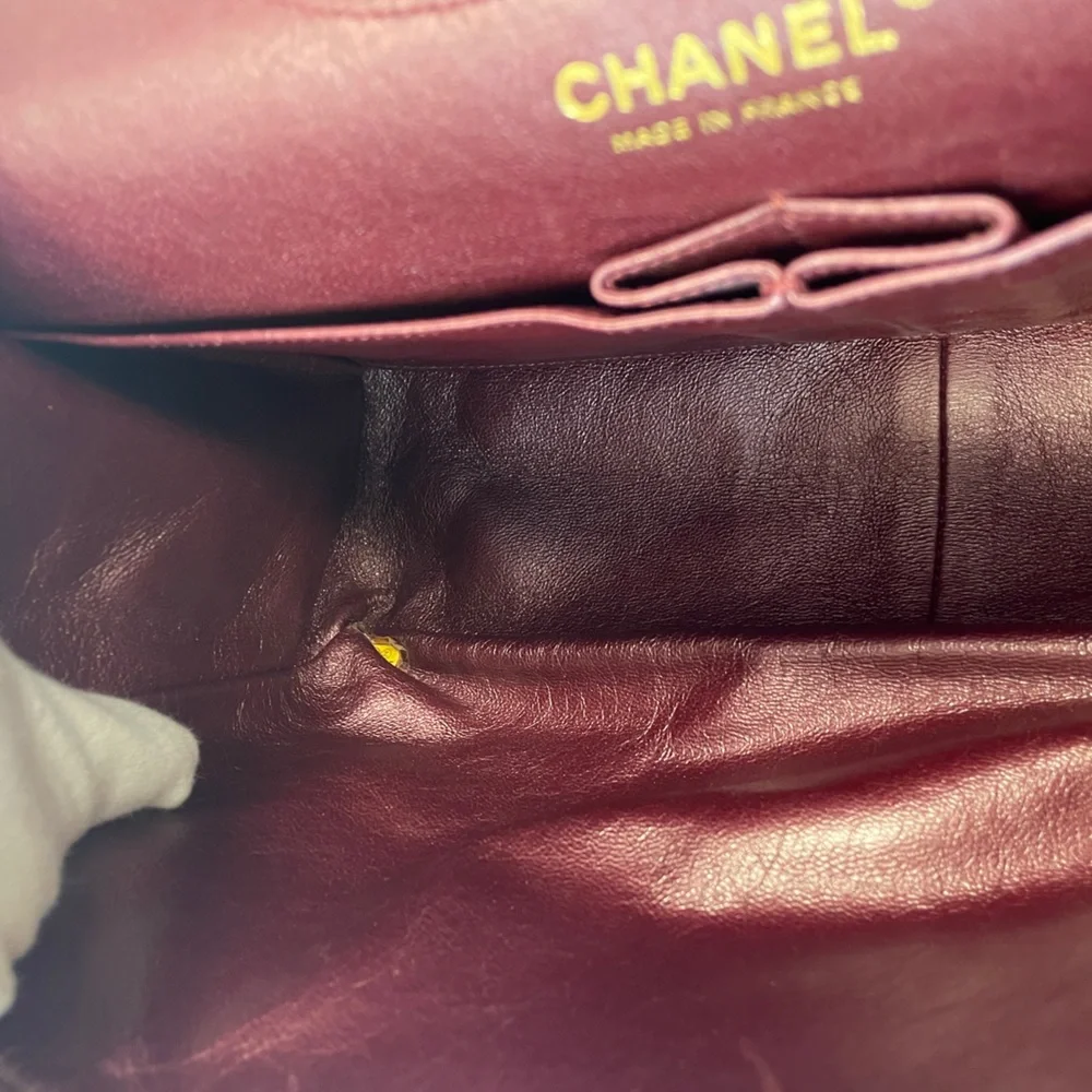 CHANEL stylish quilted